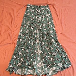 Earthbound Trading Co Floral Maxi Skirt size Small